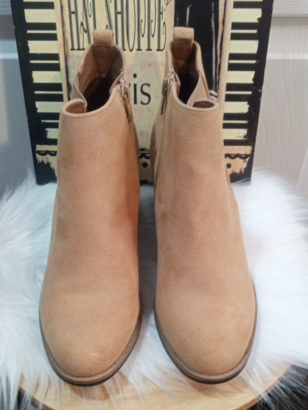 WHITE MOUNTAIN CHELSEA ANKLE BOOT - Picture 5 of 10